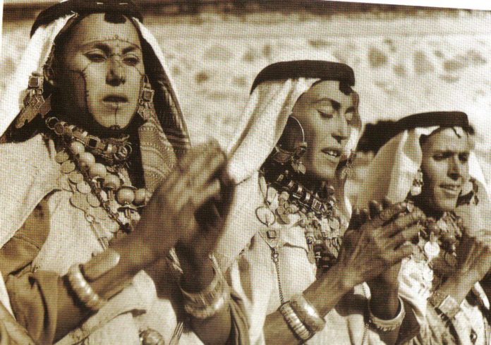 L'art Amazigh du textile : un pilier traditionnel marocain